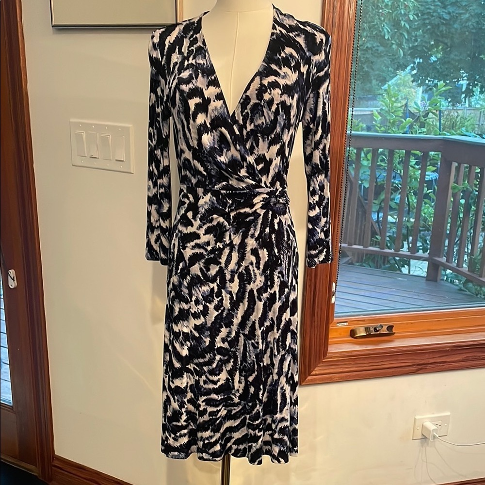 Chico’s Traveler Blue Leopard Faux Wrap Black and White Patterned Dress Size 0